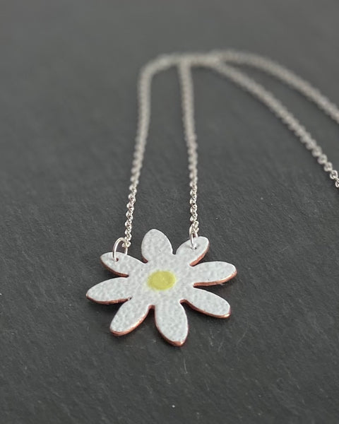 Llygad y Dydd Pendant