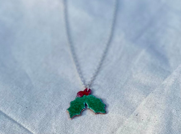 Cadwen Celyn // Holly Necklace