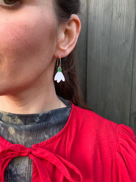 Clustlysau Lili Wen / Snow Drop Earrings