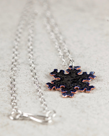 Reversible snow flake necklace